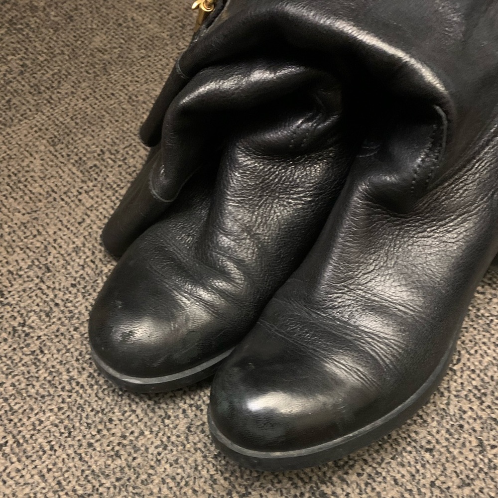 Prada Black Leather Soft Deer Skin
Double Buckle Boots 3W5356 EU37.5 US 7 - Picture 5 of 12
